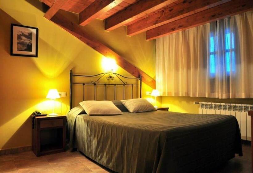 Quarto Triplo Superior, Hostal Europa