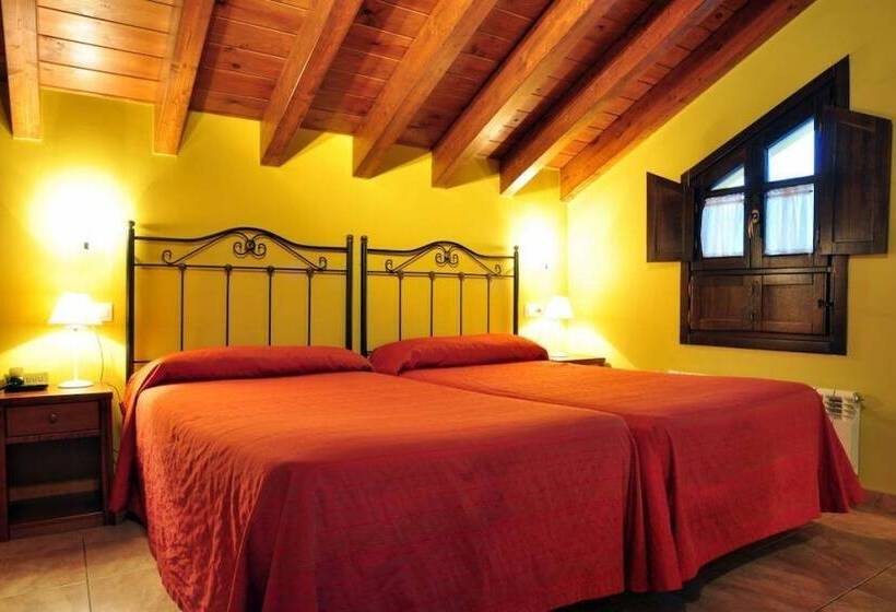 Quarto Triplo Superior, Hostal Europa