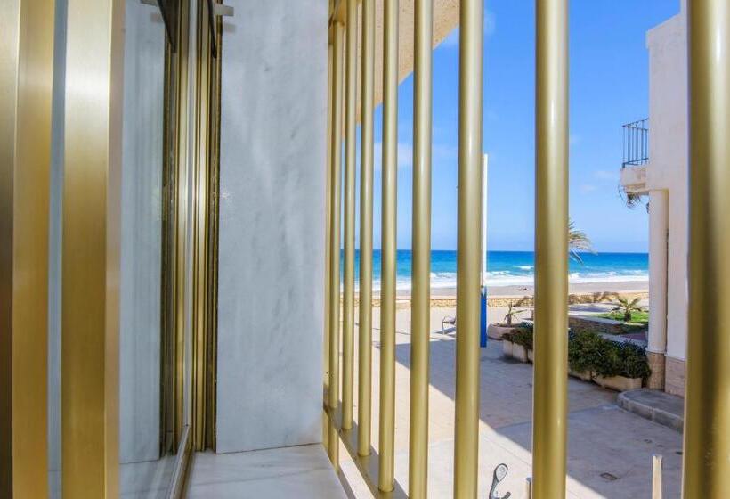 غرفة قياسية, Miramar