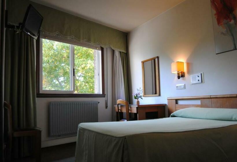 اتاق استاندارد, Hostal Palas