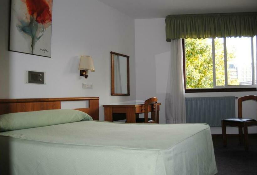 اتاق استاندارد, Hostal Palas