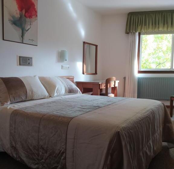 اتاق استاندارد, Hostal Palas