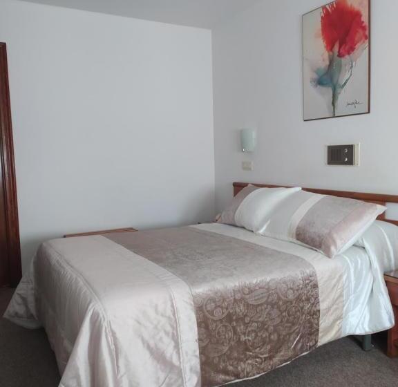 اتاق استاندارد یک نفره, Hostal Palas