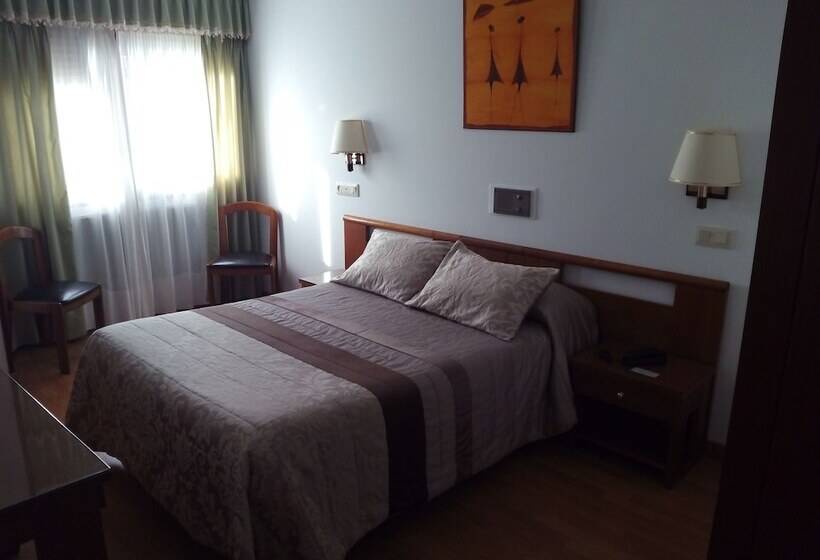 اتاق استاندارد, Hostal Palas