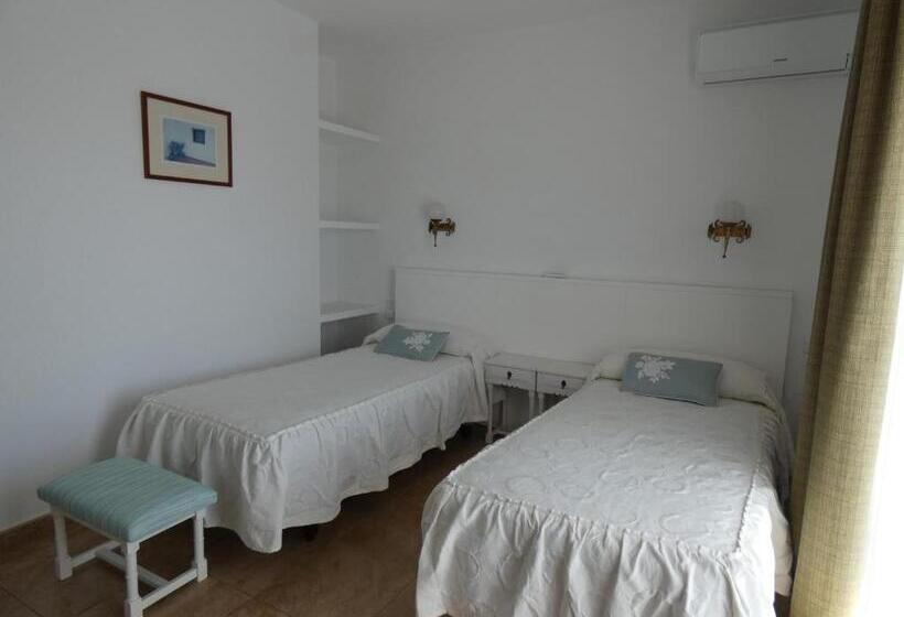 스탠다드 룸 측면 바다 전망, Hostal Port Fornells