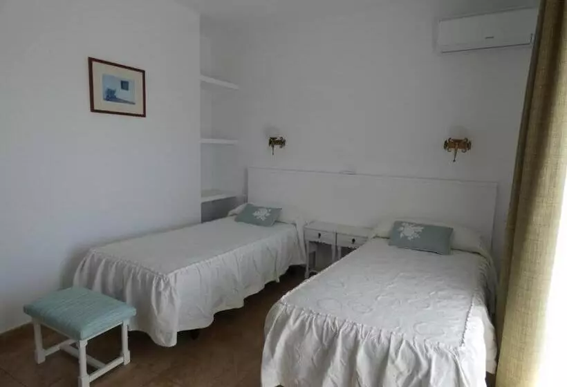 サイドオーシャンビュースタンダードルーム, Hostal Port Fornells