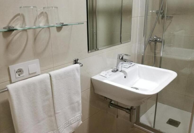 اتاق استاندارد, Almendra