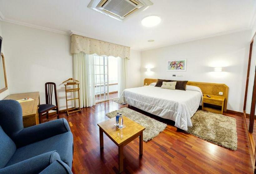 バルコニー付スイート, As Camelias