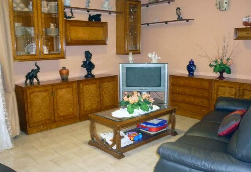 اتاق استاندارد, Francisco Javier