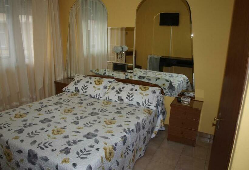 اتاق استاندارد, Francisco Javier