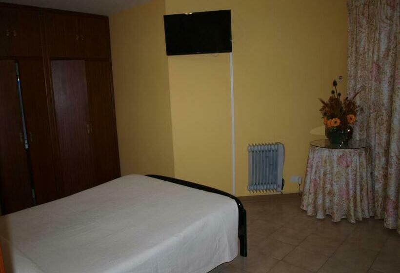 اتاق استاندارد, Francisco Javier