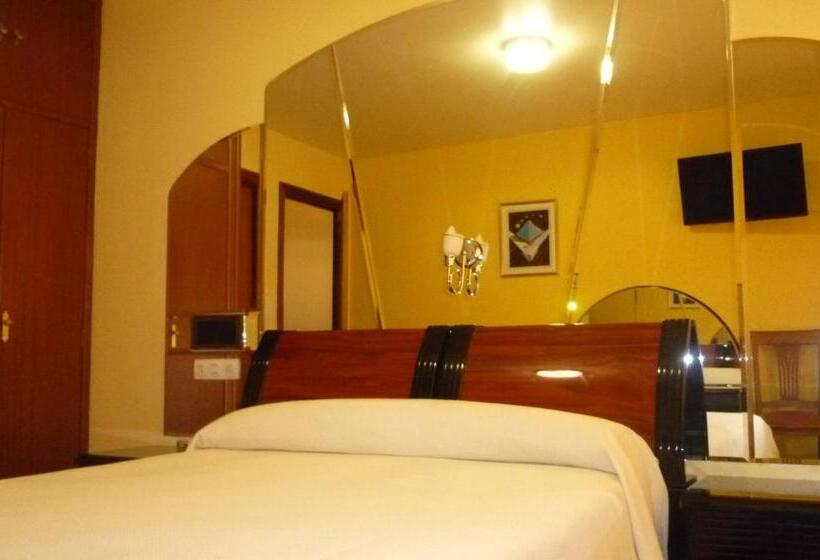 اتاق استاندارد, Francisco Javier