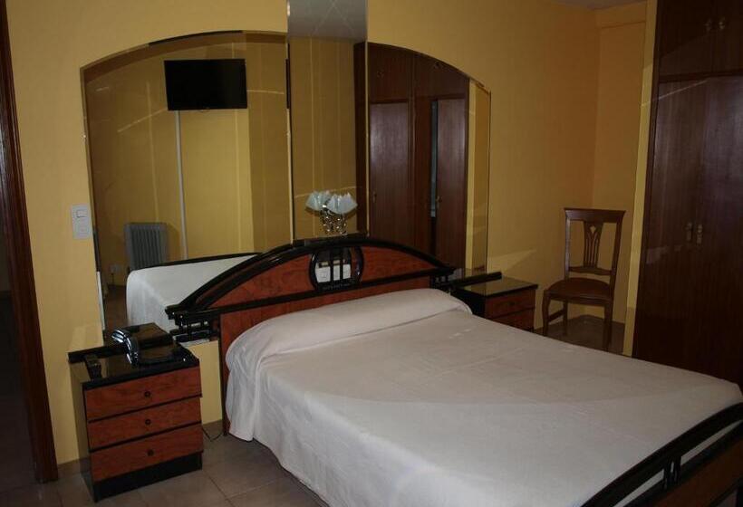 اتاق استاندارد, Francisco Javier