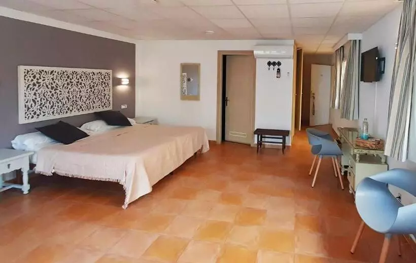 اتاق خانوادگی با چشمانداز باغ, Hostal Bahía Azul