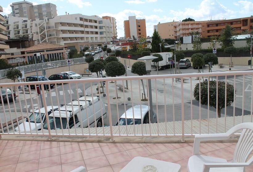 חדר קלאסי לשלושה, Hostal Jakiton