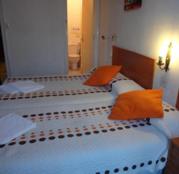 اتاق استاندارد سه نفره, Hostal Lima