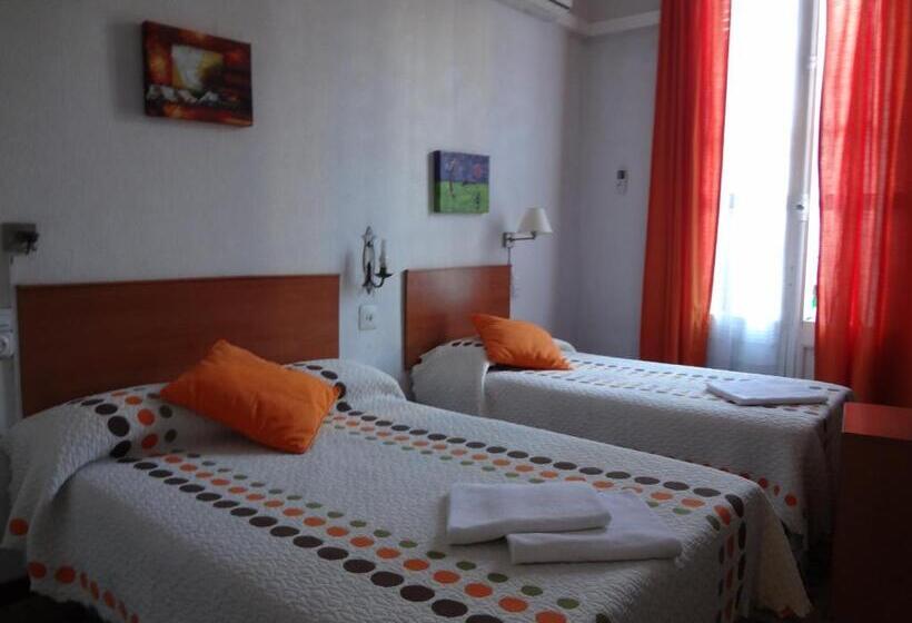 اتاق استاندارد سه نفره, Hostal Lima