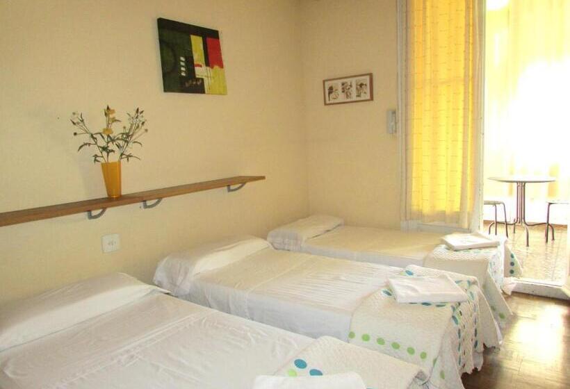 Standard Triple Room with Terrace, Hostal Lima