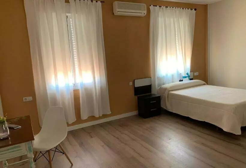 スタンダードトリプルルーム, Hostal Restaurante Rufino