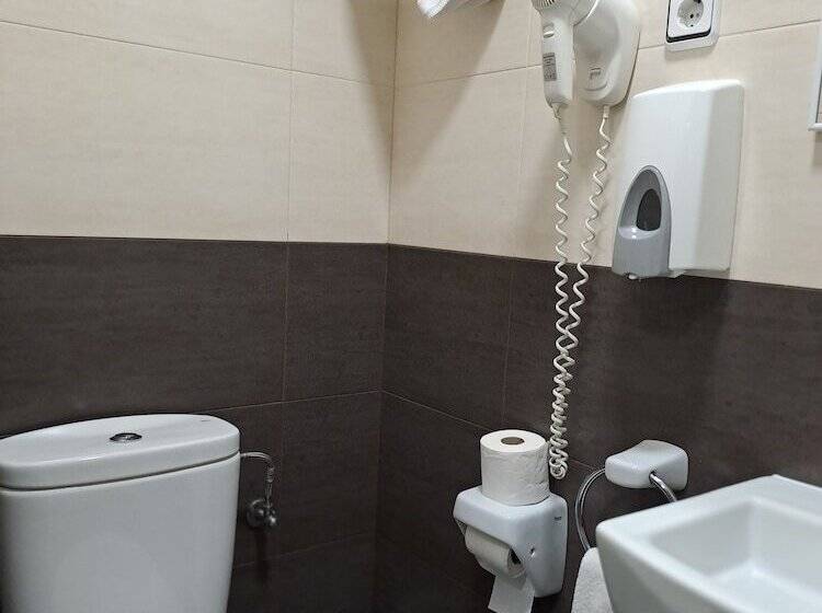 اتاق استاندارد یک نفره, Hostal Sans