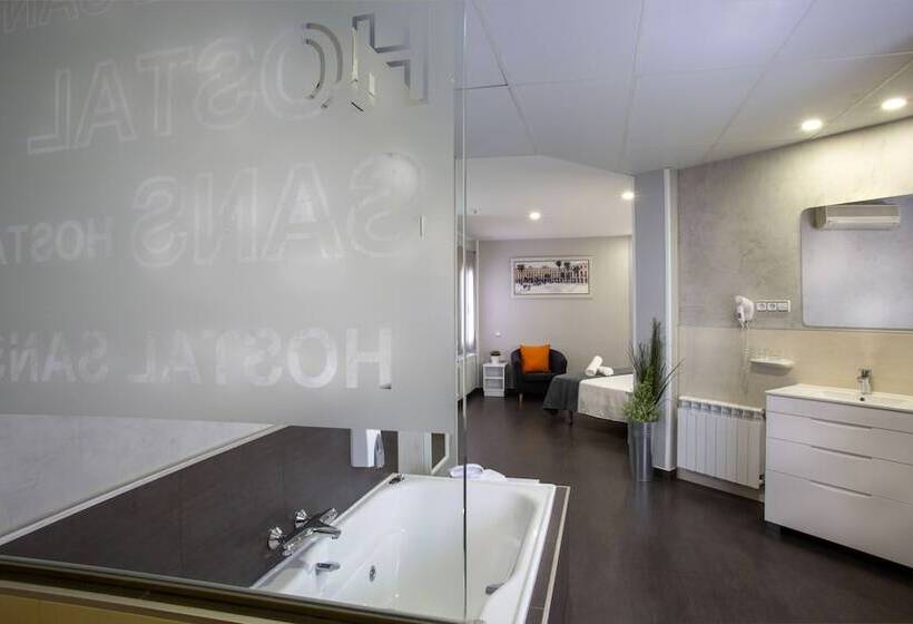 اتاق لوکس, Hostal Sans