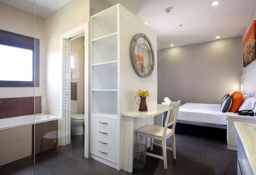 اتاق لوکس, Hostal Sans