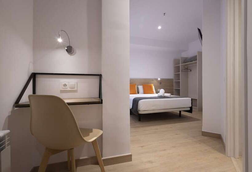 اتاق سوپریور, Hostal Sans