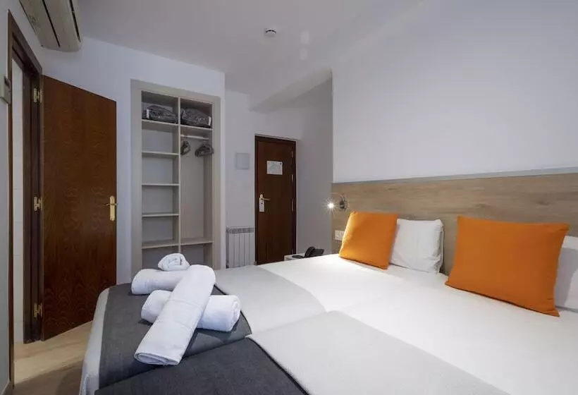 اتاق راحتی, Hostal Sans