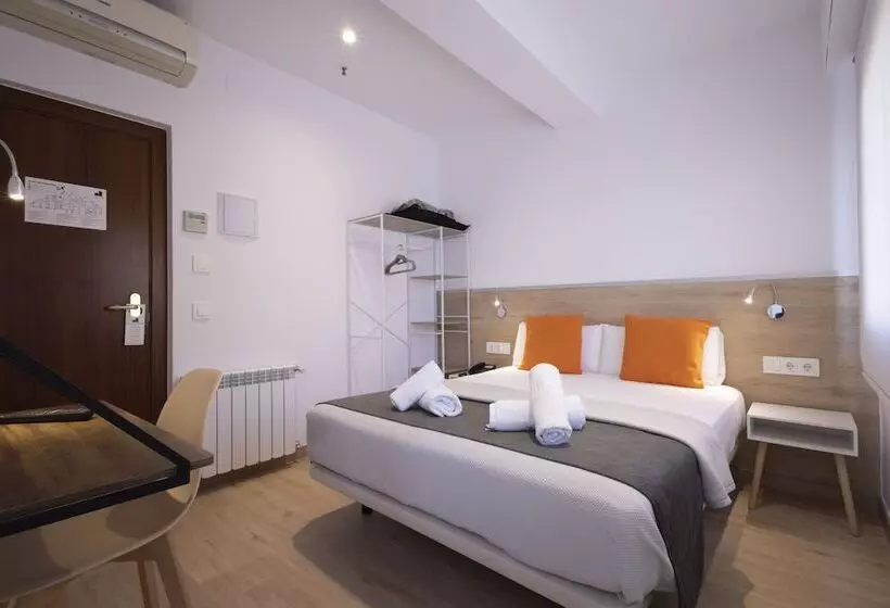 اتاق راحتی, Hostal Sans