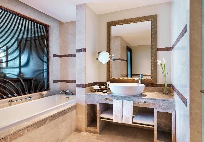 اتاق لوکس, Hostal Sans