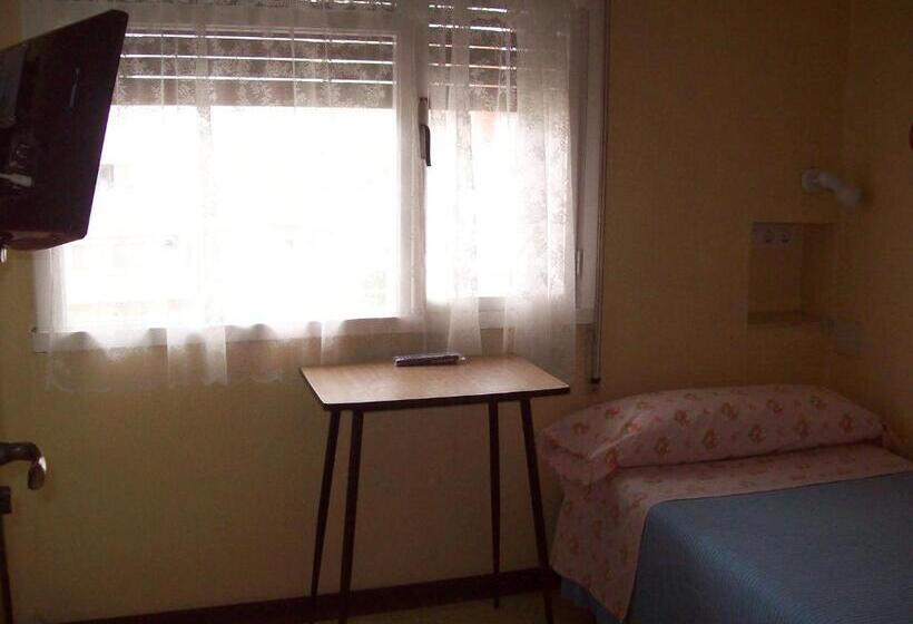 Номер Стандарт Индивидуальный, Pensión Los Pinos Gijón