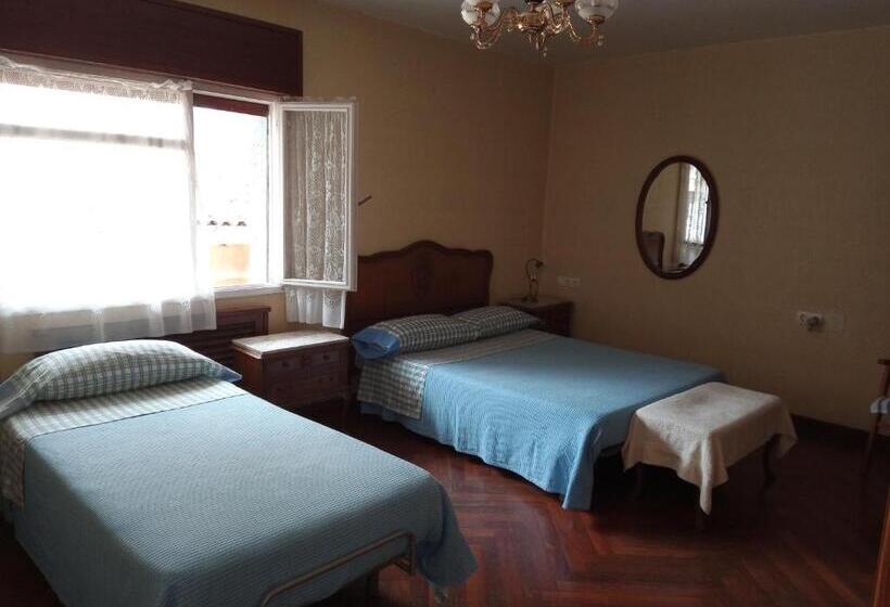 Семейный Номер, Pensión Los Pinos Gijón