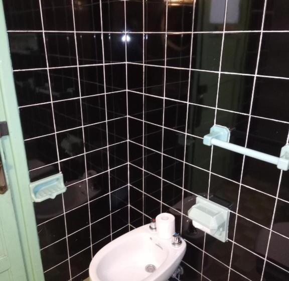 Номер Стандарт Индивидуальный Совместная Ванная, Pensión Los Pinos Gijón