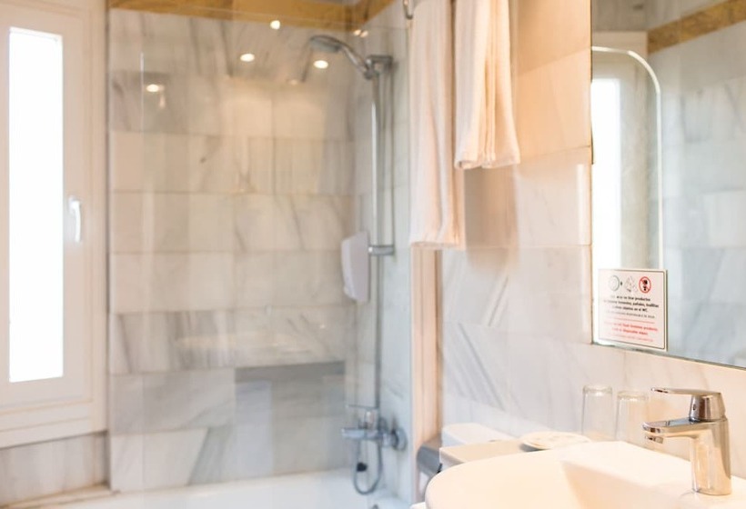 Номер Стандарт Трехместный, Sagitario Hostal Ciutadella