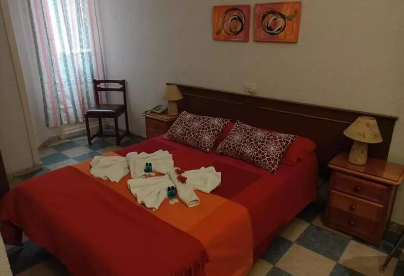 Standardrum, Hostal Continental