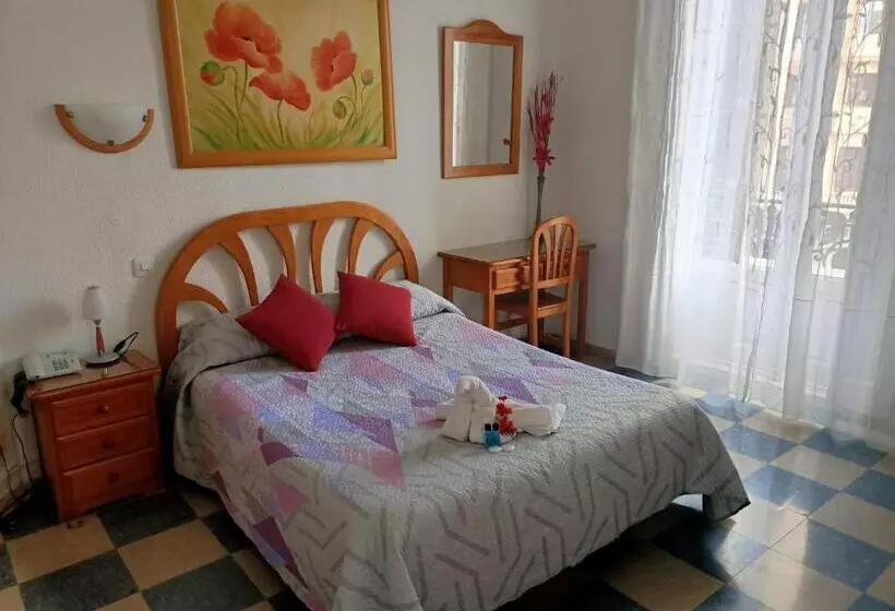 Standardrum, Hostal Continental