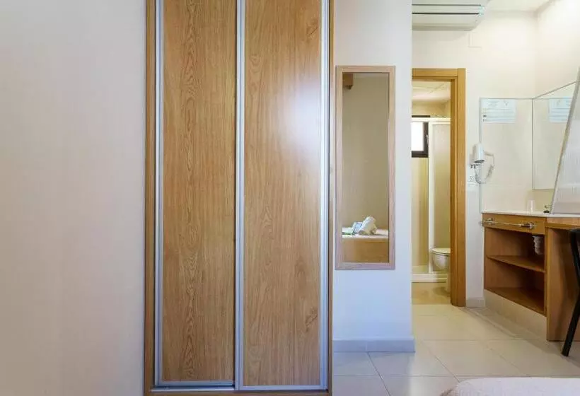 Standard Yhden Hengen Huone, Hostal Costabella Powered By Faro Homes