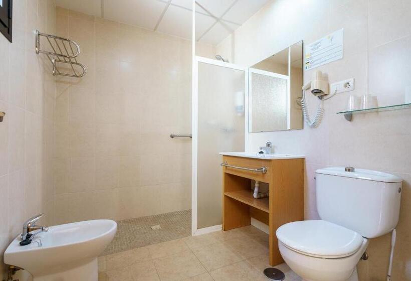 غرفة سوبيريور ثلاثية, Hostal Costabella Powered By Faro Homes