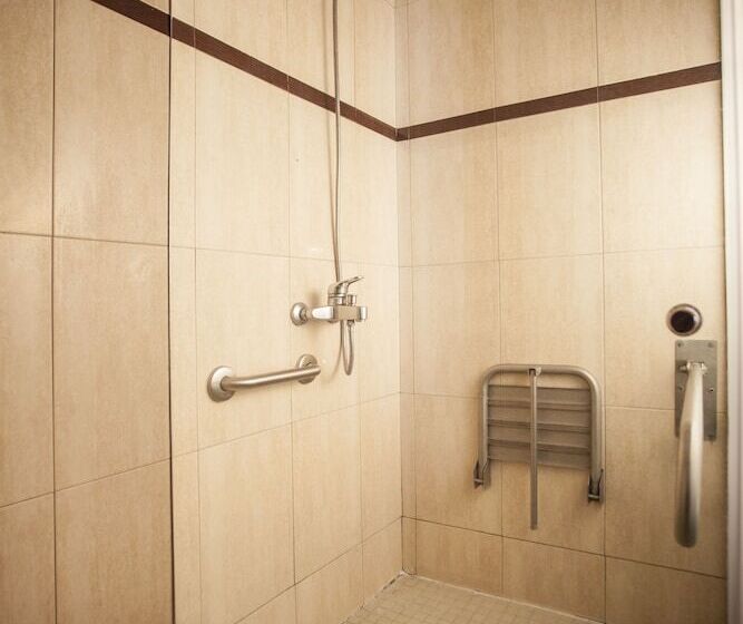 스탠다드 트리플 룸, Savoy