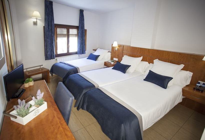 Номер Стандарт Трехместный, Savoy