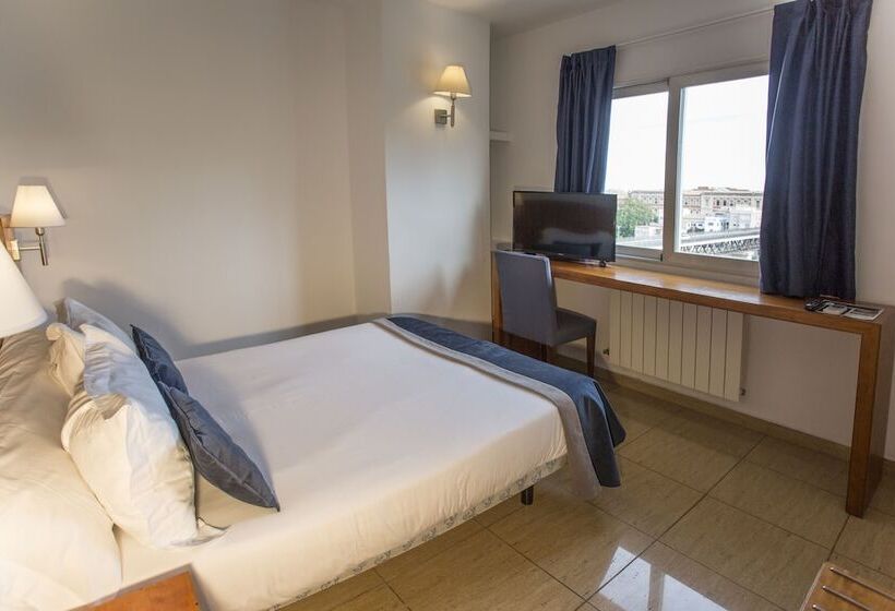 Номер Стандарт, Savoy