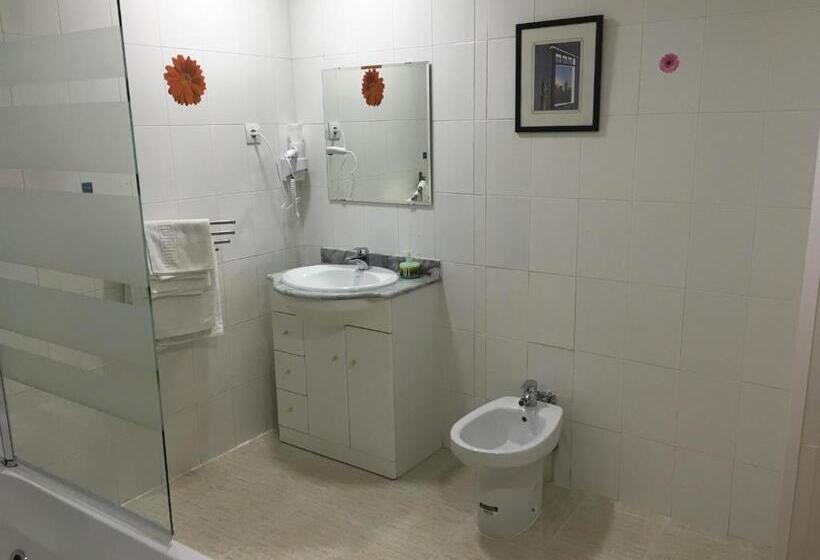 اتاق استاندارد, Hostal Tres Cantos