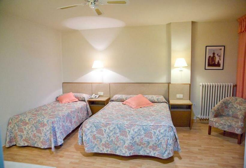 Номер Стандарт Трехместный, Balaguer