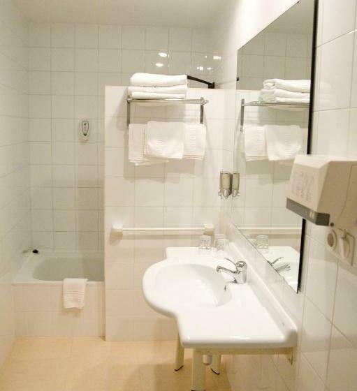 Номер Стандарт Трехместный, Balaguer