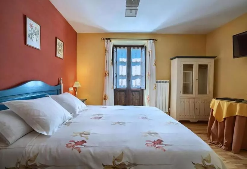 スタンダードルーム, Hostal Almadiero