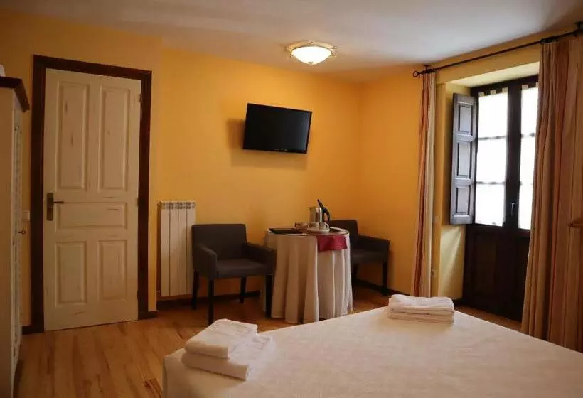 デラックスルーム, Hostal Almadiero