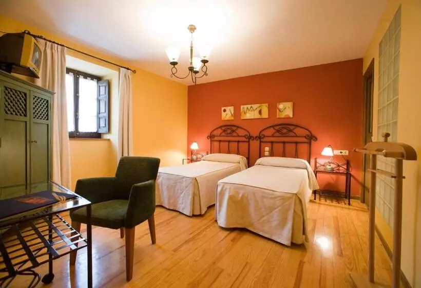 スーペリアールーム, Hostal Almadiero