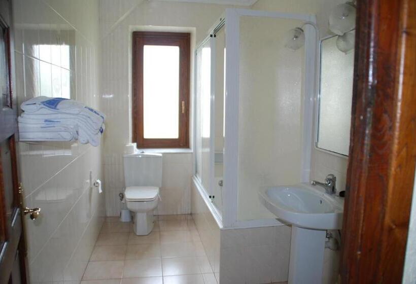 家庭间, Hostal Ayestaran I