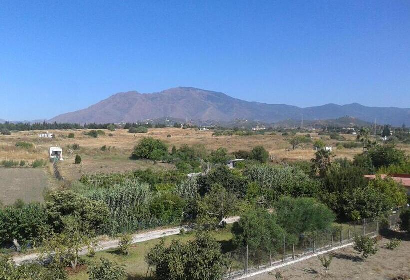 マウンテンビュースタンダードルーム, Hostal Europa