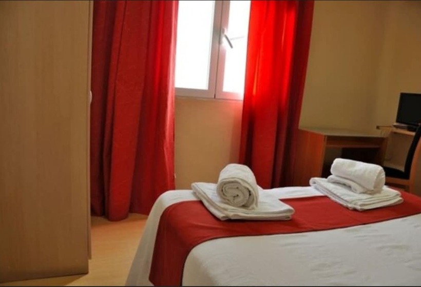 اتاق استاندارد با سرویس بهداشتی مشترک, Hostal Falfes
